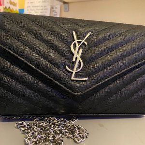 Cute and Sleek Shoulder Bag